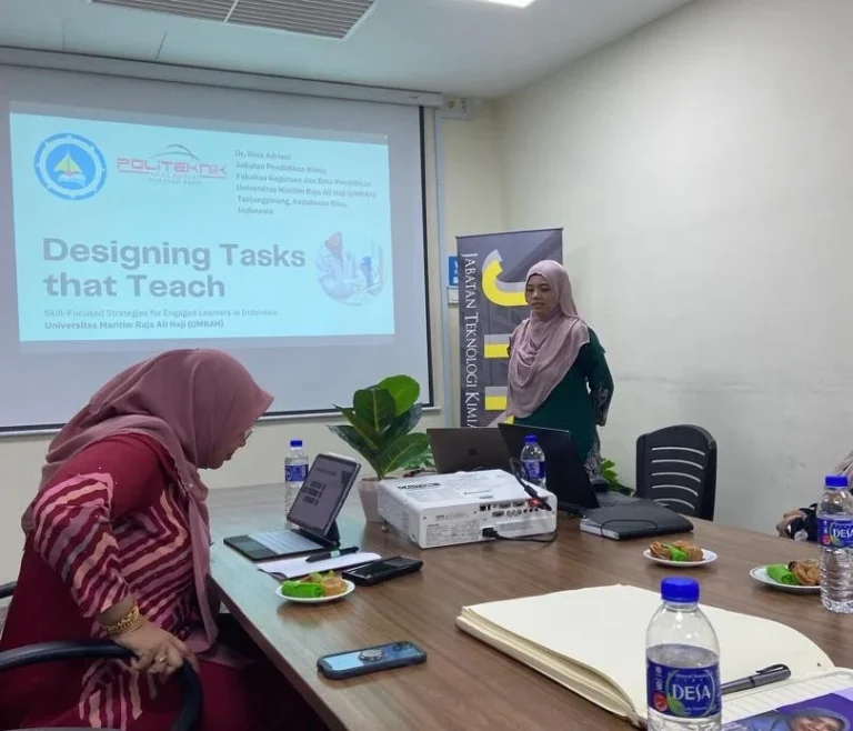 Dr. Nina Adriani, Dosen UMRAH, Dorong Pengajaran Aktif Berbasis Keterampilan di Malaysia
