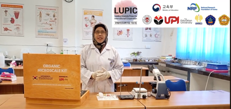 Dosen Pendidikan Kimia FKIP UMRAH Raih Gelar Doktor, Kembangkan Inovasi Praktikum Kimia Hijau Berdampak