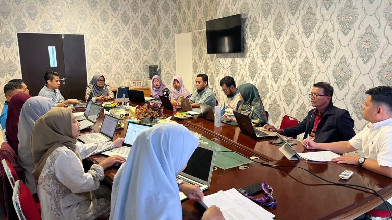 Dosen Pendidikan Kimia FKIP UMRAH Gelar Rapat Persiapan Akreditasi Prodi