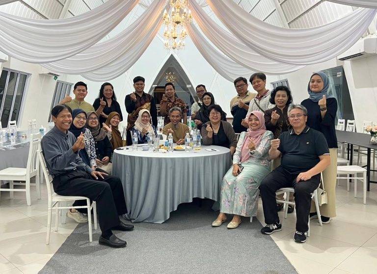 Dosen Pendidikan Kimia mewakili UMRAH Menghadiri Pertemuan Internasional