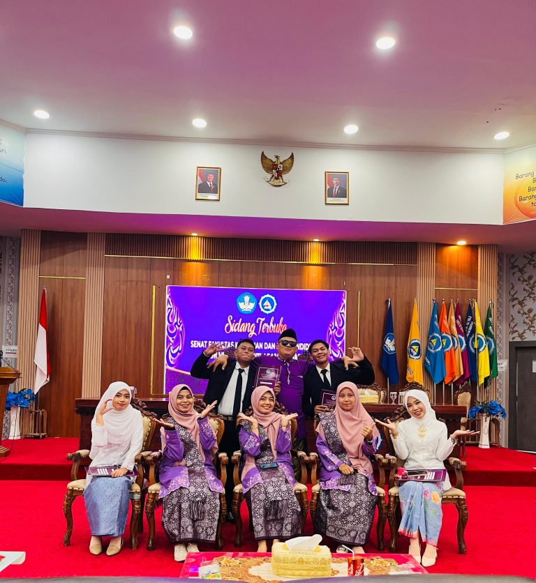 Mahasiswa Pendidikan Kimia Mengikuti Rangkaian Yudisium dengan Penuh Khidmat